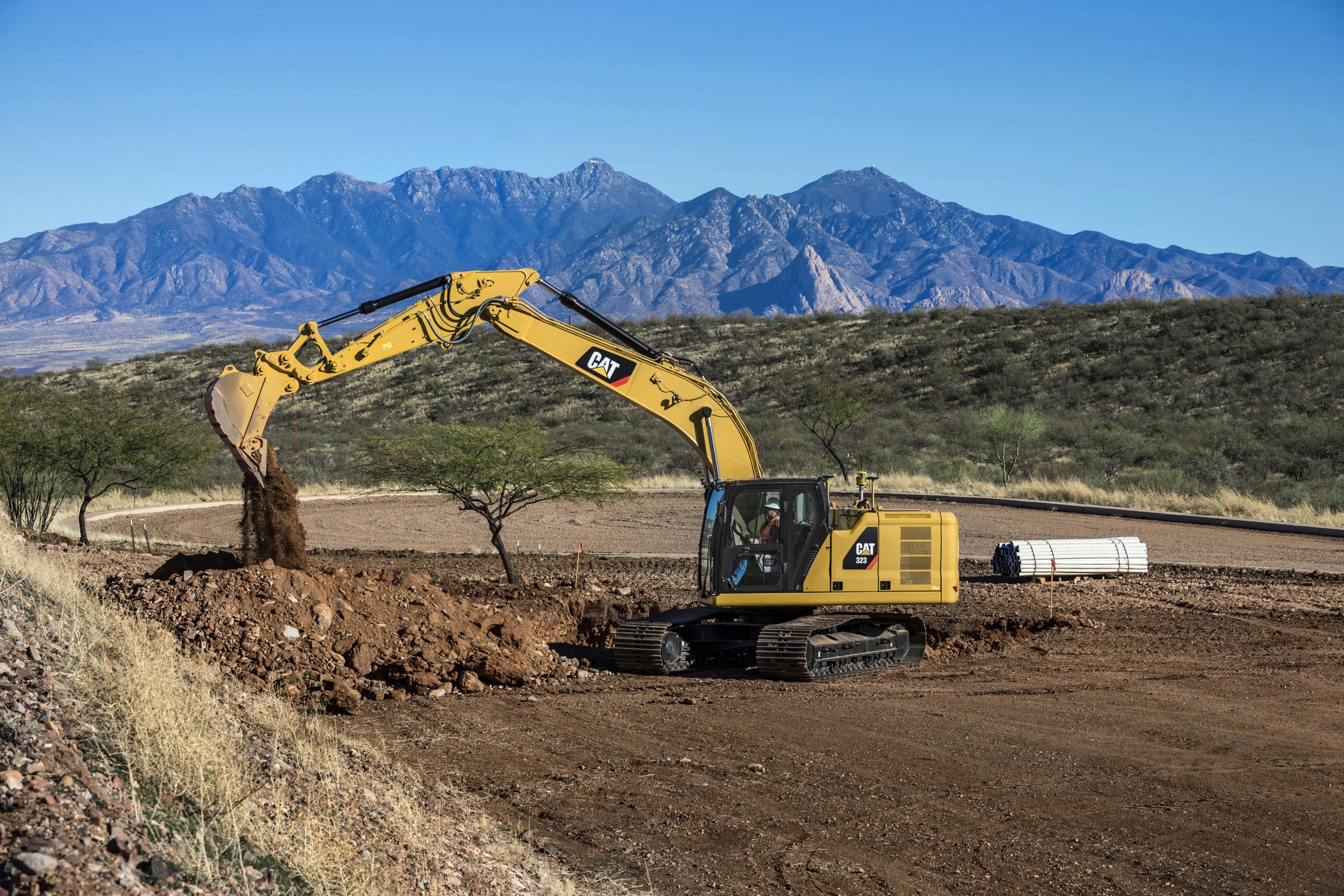 Cat-323-Digging